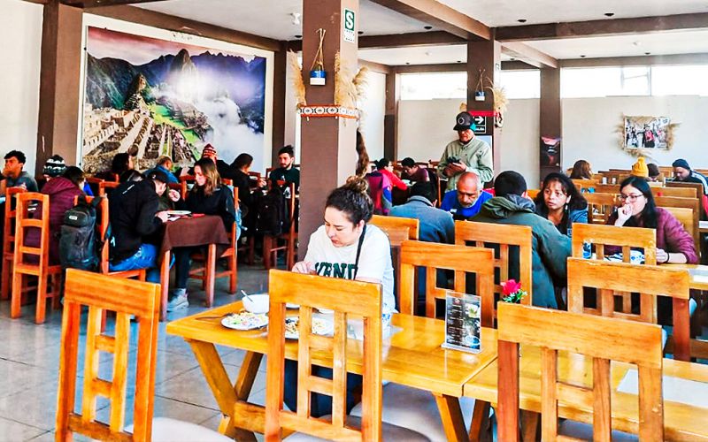 Desayuno tour Montaña de Colores Cusco