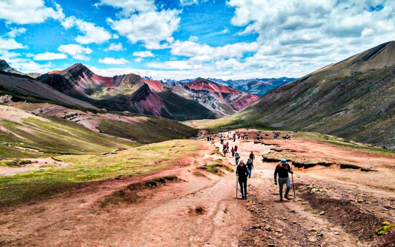 Camino a la Montaña de Colores Vinicunca